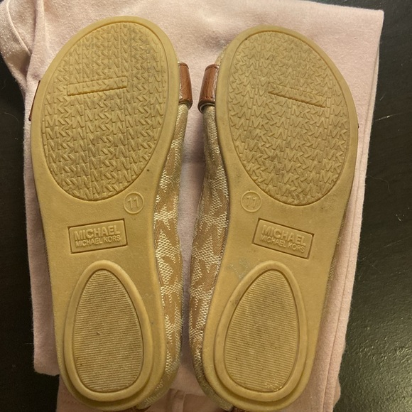 Michael Kors flats sz 11- kids-EUC - Picture 4 of 6